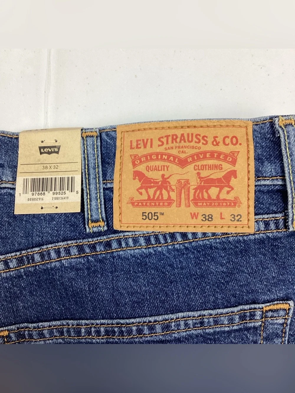 Levi’s Ease 505 Regular Straight Jeans Men’s 38 X 32 NEW!
